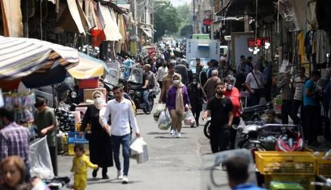 احتجاجات وإضرام النار في متاجر بسبب ارتفاع أسعار الخبز في إيران