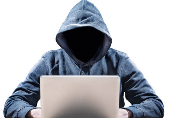 الجرائم الالكترونية تُحذر المواطنيين  واليكم الاسباب