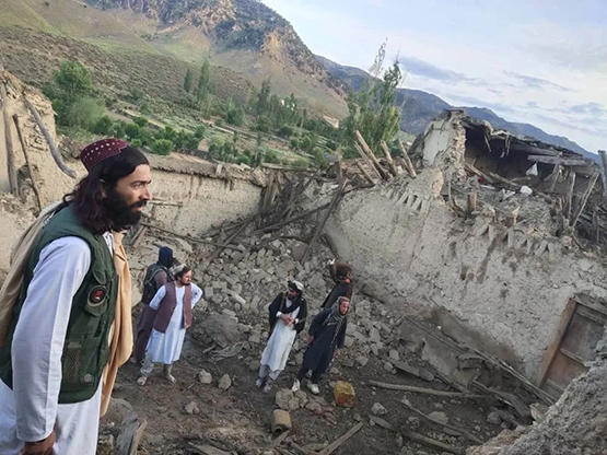 عشرات القتلى بزلزال قوي ضرب أفغانستان