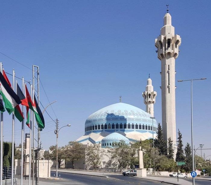 عصابة آسيوية تستغفل الأردنيين عند المساجد ما القصة