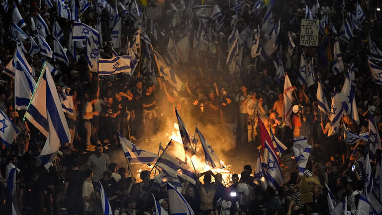 زعماء المعارضة في إسرائيل يبدون استعدادا للحوار