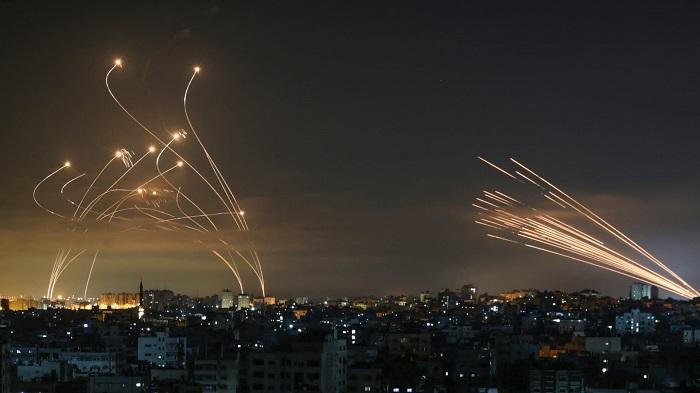 الإعلام العبري: تحذيرات من إطلاق صواريخ من غزة