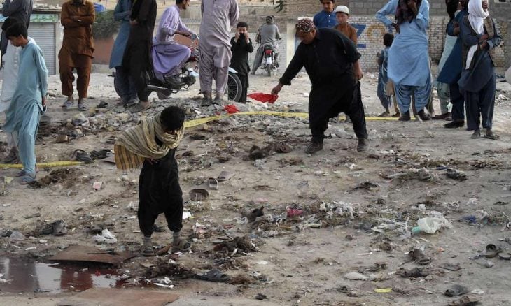 ارتفاع عدد قتلى انفجار في باكستان إلى 59 والحكومة تتهم الهند بالتورط