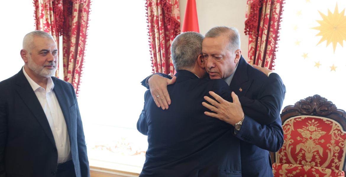 أردوغان يستبعد مغادرة حماس لقطر
